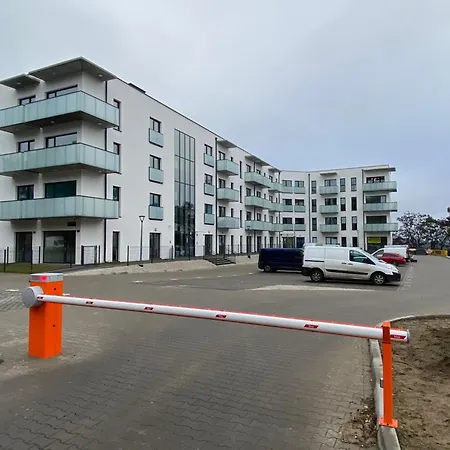 Kolobrzeska 2 *